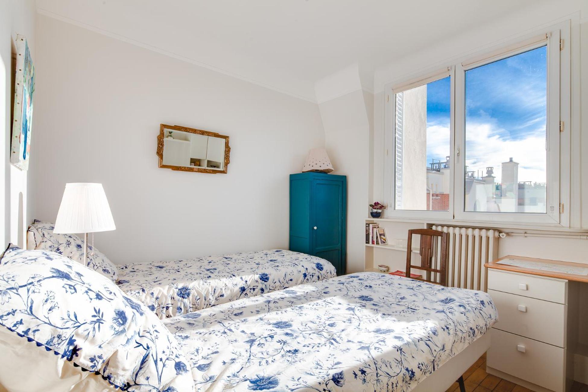 Emmanuel & Beatrice Bed & Breakfast Париж Екстериор снимка